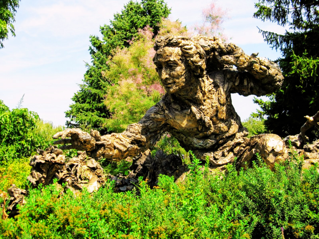 Sculpture "Carolus Linnaeus" by Robert Berks, American (b. 1922) Bronze, 1982 Heritage Garden at the Chicago Botanic Garden.